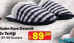 JUNO KADIN KARE DESENLİ EV TERLİĞİ